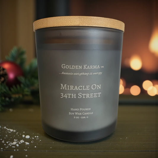 Miracle on 34th Street Single Wick 8 oz Soy Candle